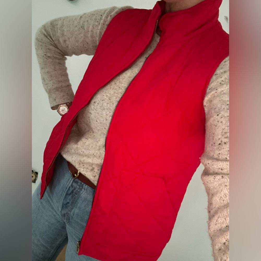 Red vest. Light weight. Size M.
